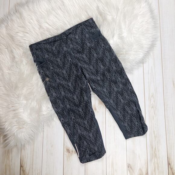 Athleta Pants - Athleta Women's Black Be Free Dapple Crop‎ Leggings Size Small
